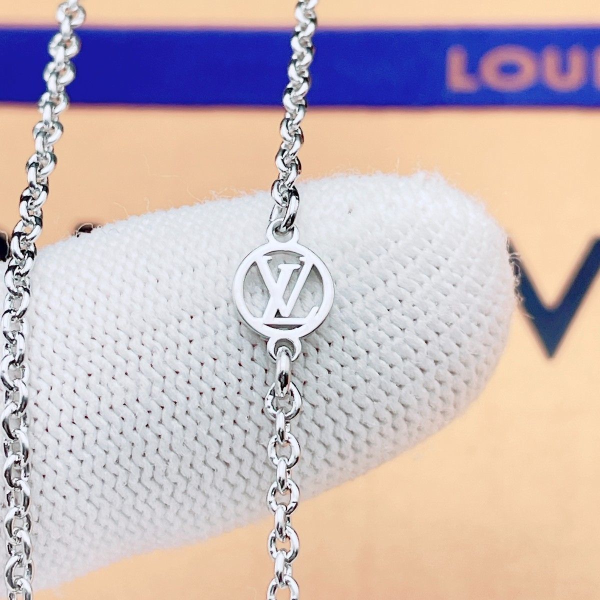 ◇ルイヴィトン◇新品仕上済 LOUIS VUITTON M63197 エセンシャルV