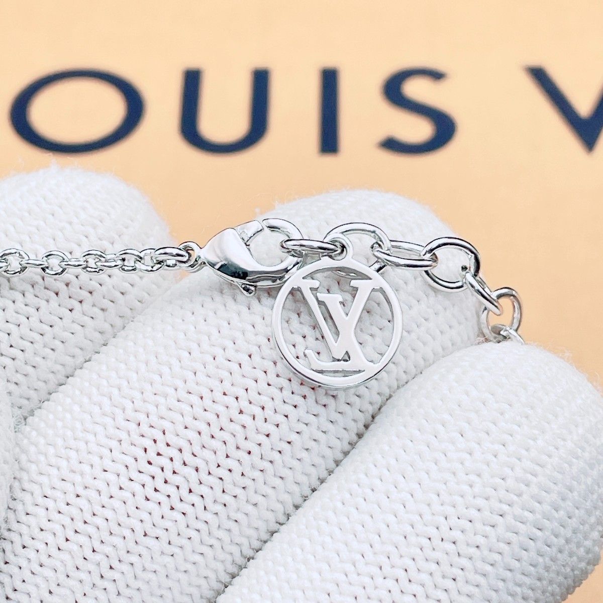 ◇ルイヴィトン◇新品仕上済 LOUIS VUITTON M63197 エセンシャルV