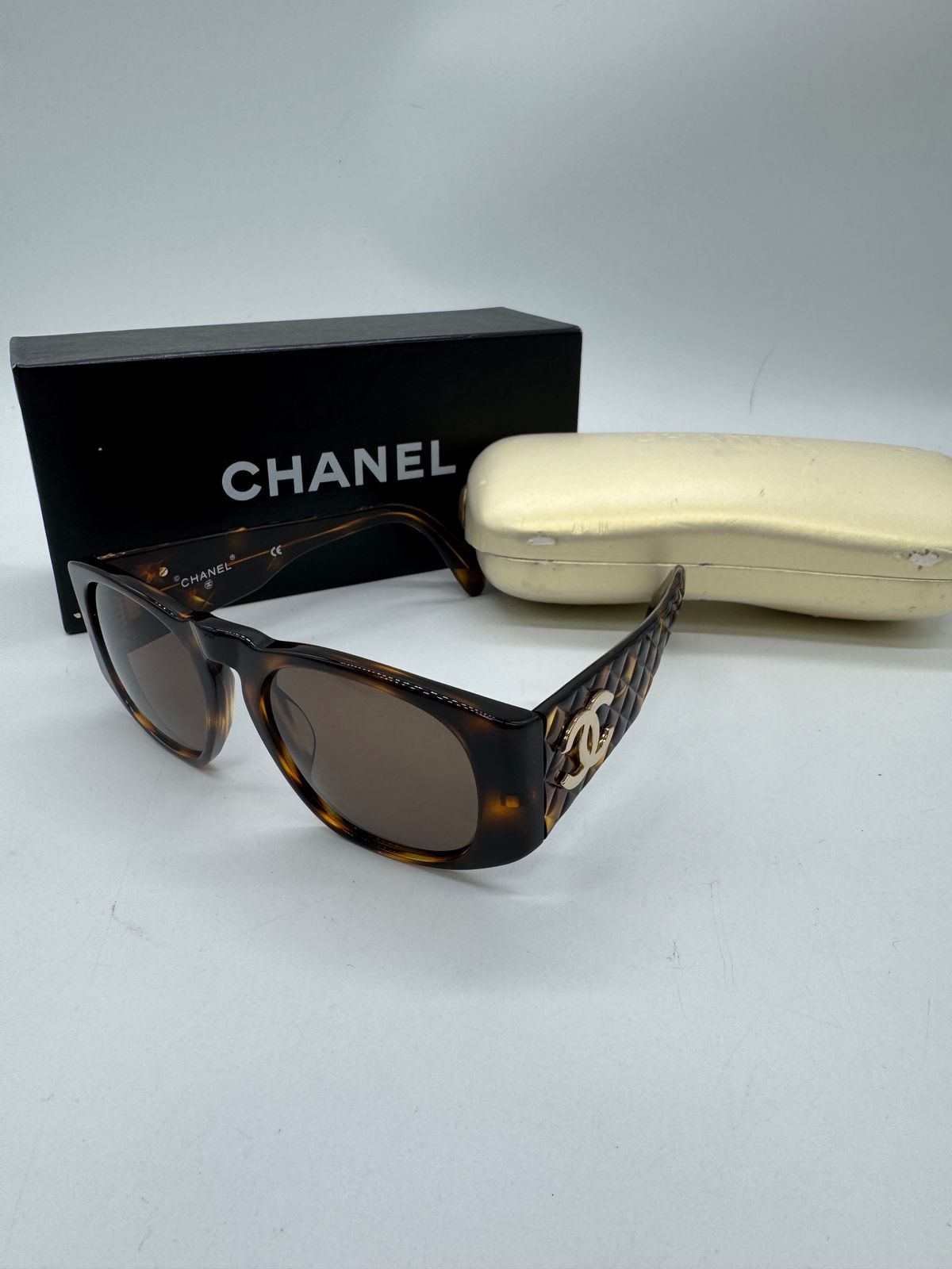 【良品】 CHANEL シャネル マトラッセ ココマーク サングラス P3304