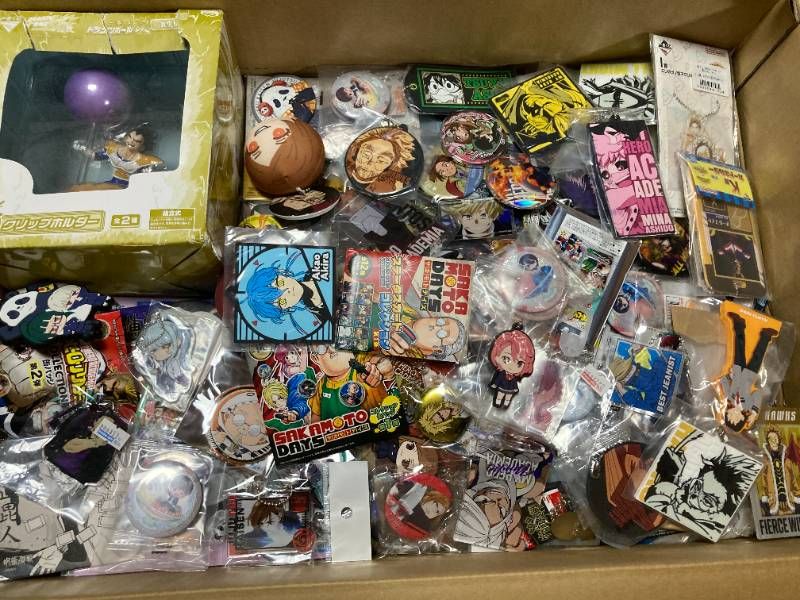 【大量まとめ】ジャンプ系 グッズ 10kg以上 フィギュア/缶バッジ/クリアファイル 他 呪術廻戦 サカモトデイズ DB ダンダダン アニメ