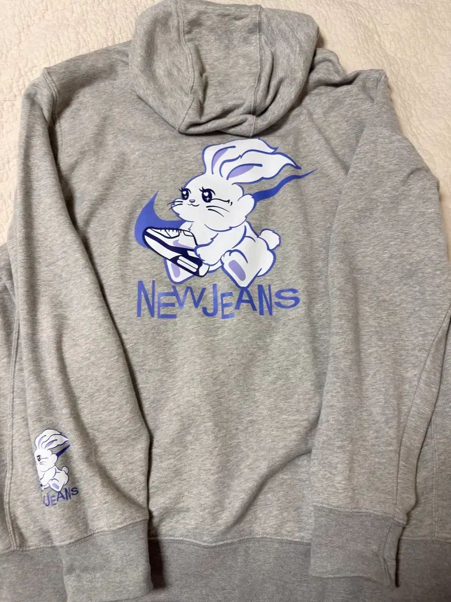 ナイキ NewJeans フードTシャツ