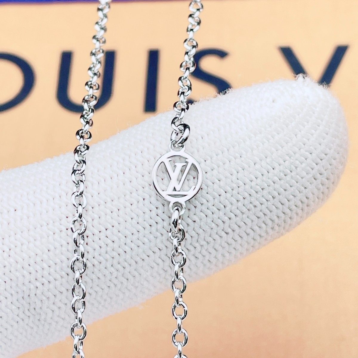◇ルイヴィトン◇新品仕上済 LOUIS VUITTON M63197 エセンシャルV 