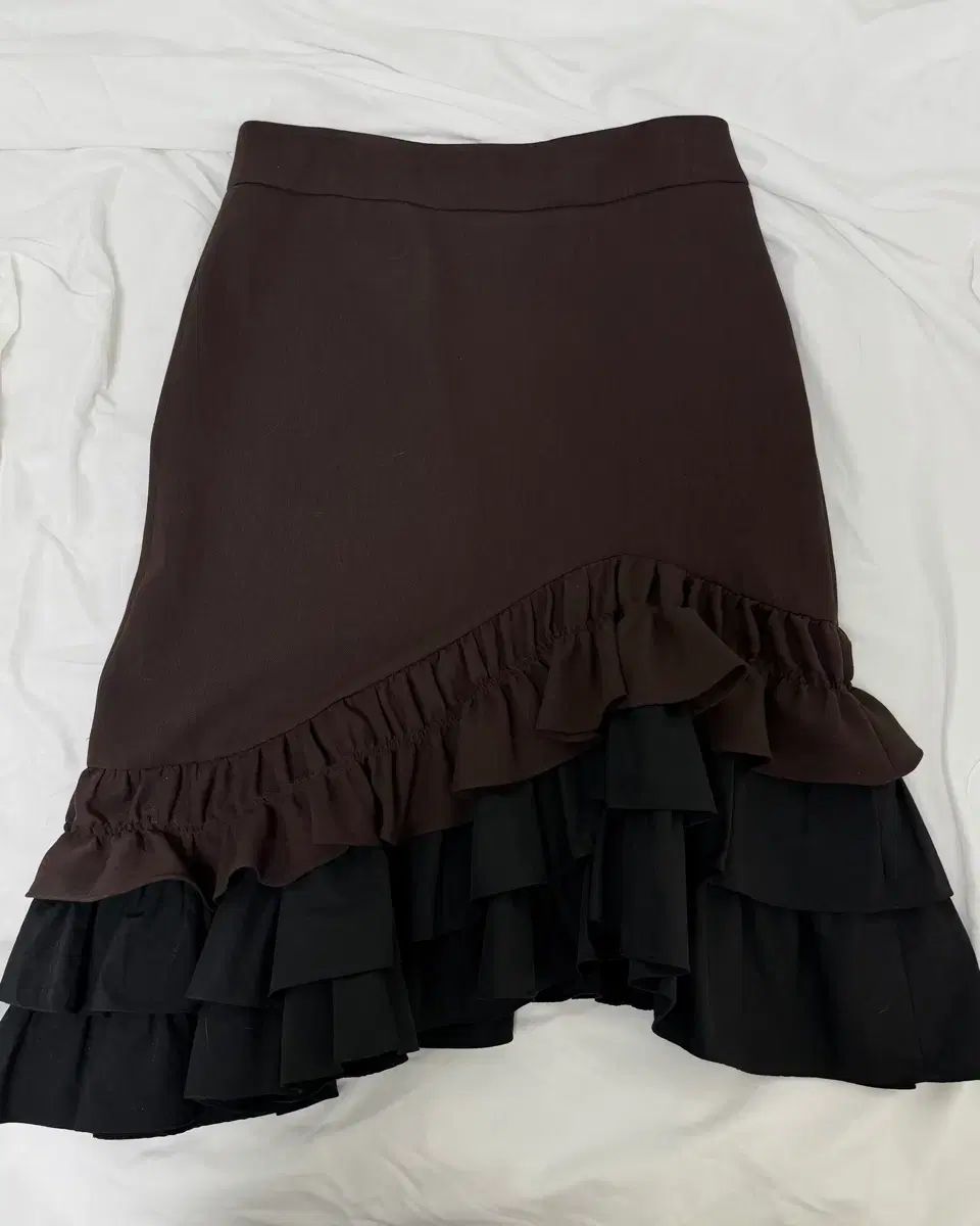 LUCKY CHOUETTE ラッキーシュエトゥ フリル スカート ミディ丈