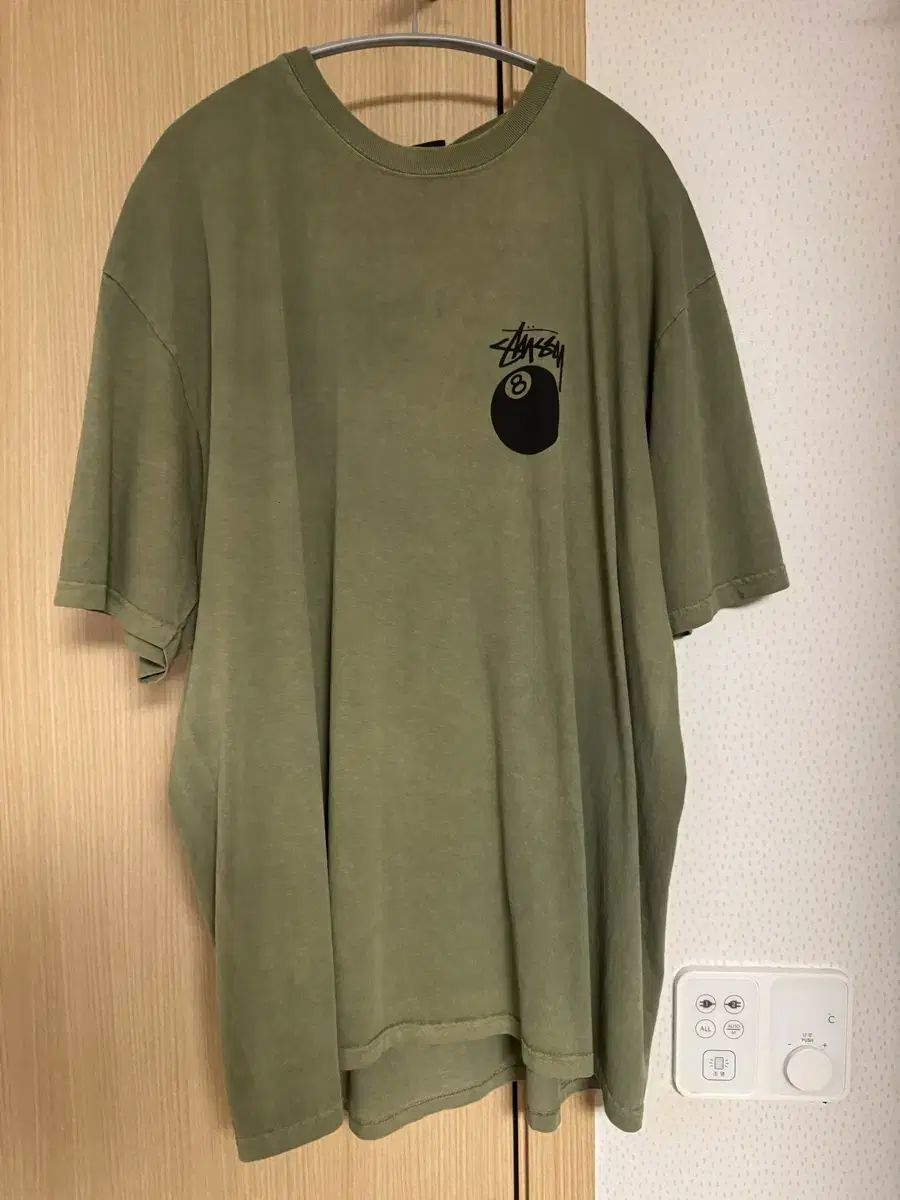STUSSY 8ボール 半袖 Tシャツ カーキ