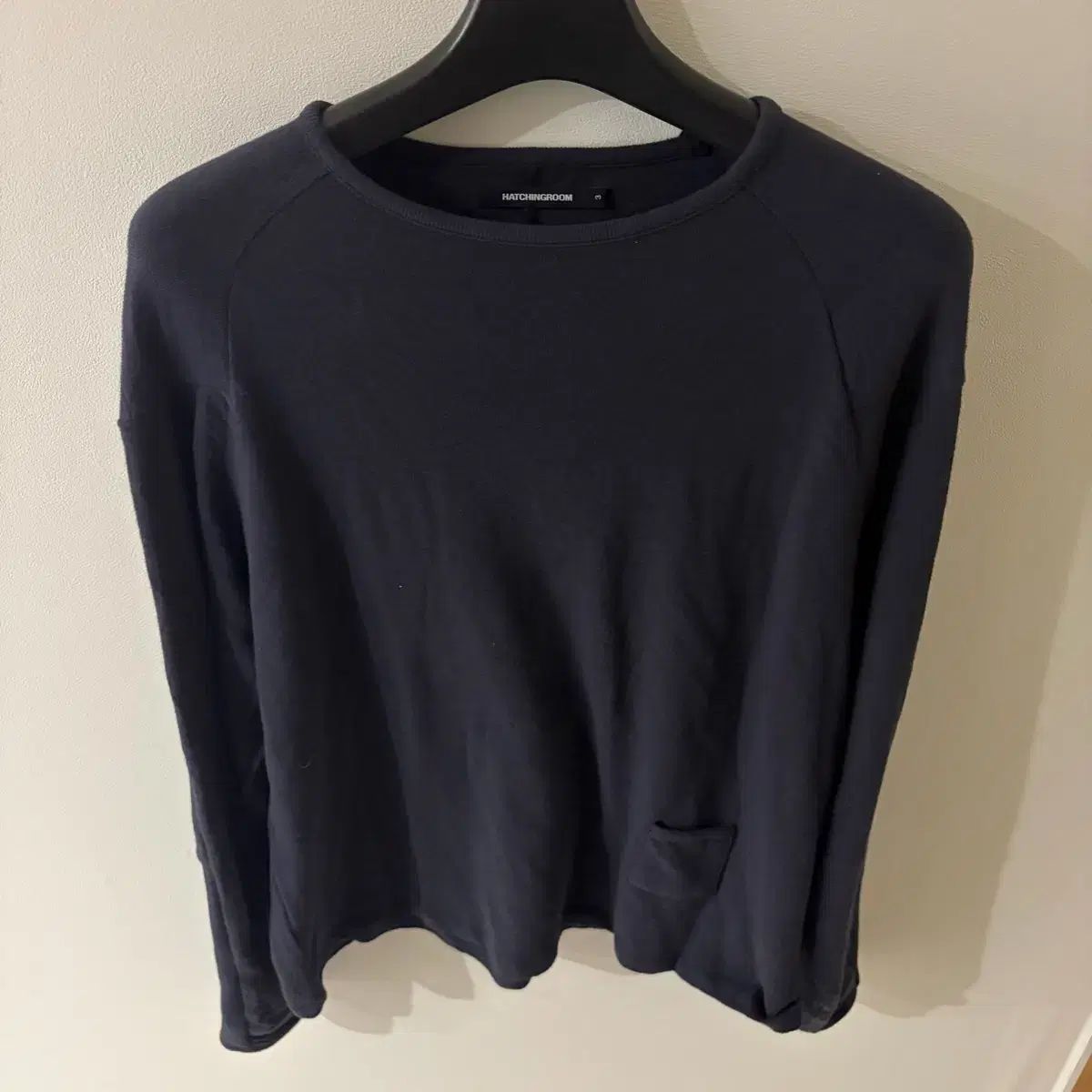 Hatchingroom incision tee blue charcoal