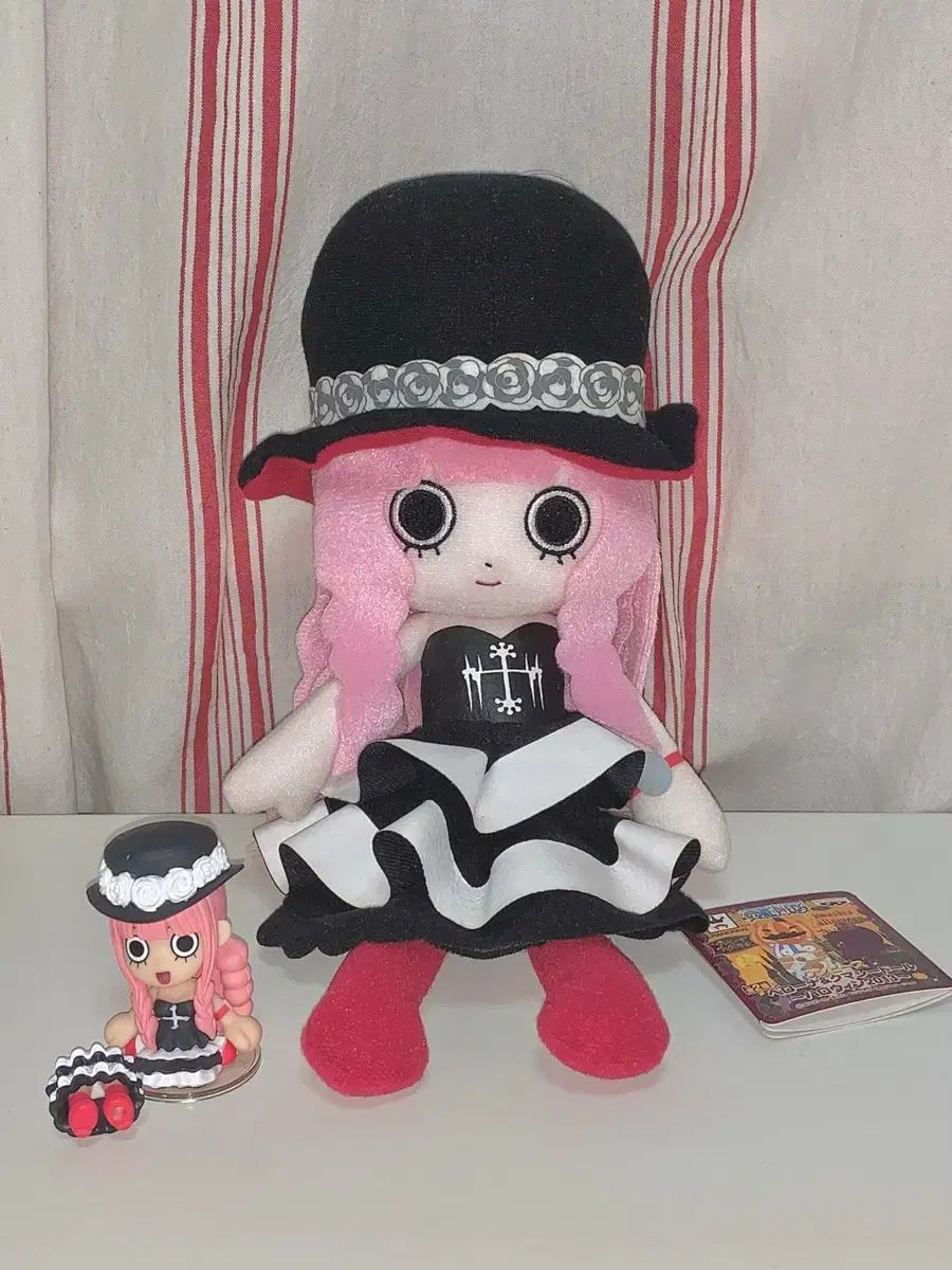 ONE PIECE ペローナ 2013 ハロウィーン くまシ ドール + ビス マイル フィギュア