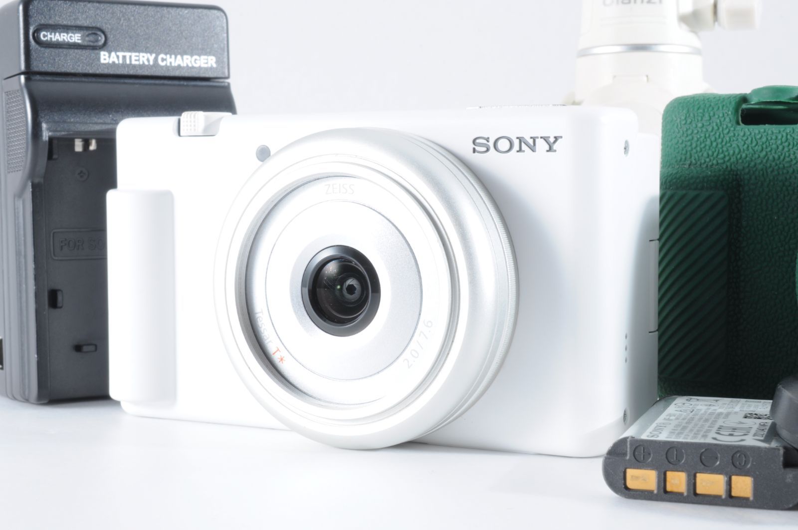 ■良品■ SONY（ソニー） VLOGCAM ZV-1F ホワイト コンパクトデジタルカメラ