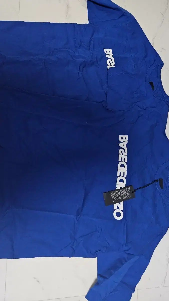イ・ユン BDDN ブルー 半袖Tシャツ