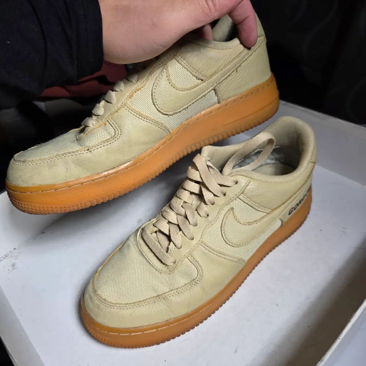 153 NIKE エアフォース 1 ロー GORE-TEX チーム GOLD 260mm - メルカリ