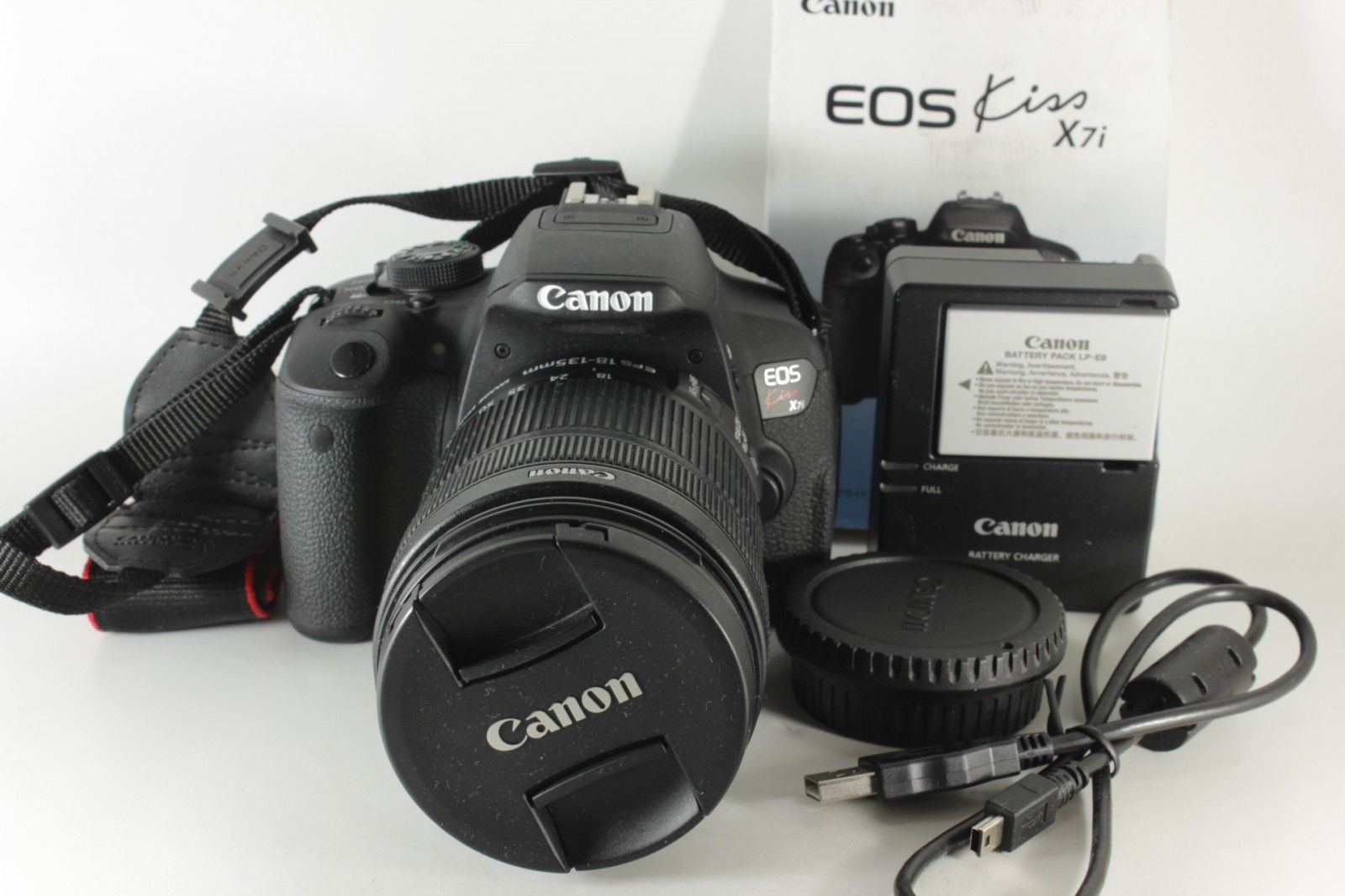 CANON EOS Kiss X7i / EF-S 18-135mm F3.5-5.6 IS STM