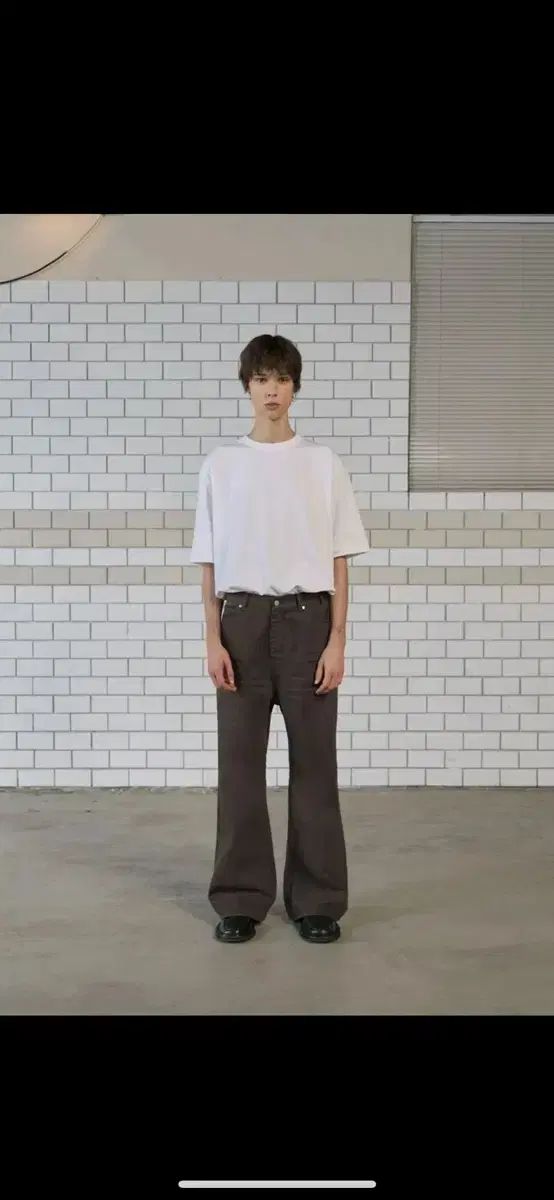STUOFFICE フレア デニムパンツ ブラウン