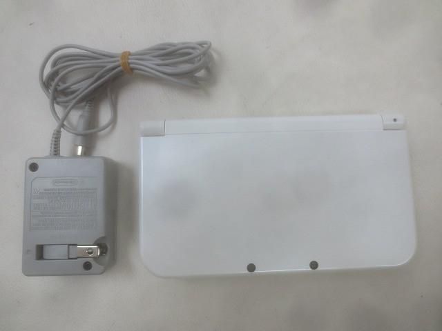 ゲーム ニンテンドー3DS LL 本体 動作品 RED-001 パールホワイト 充電器付き 中古品 23,450円