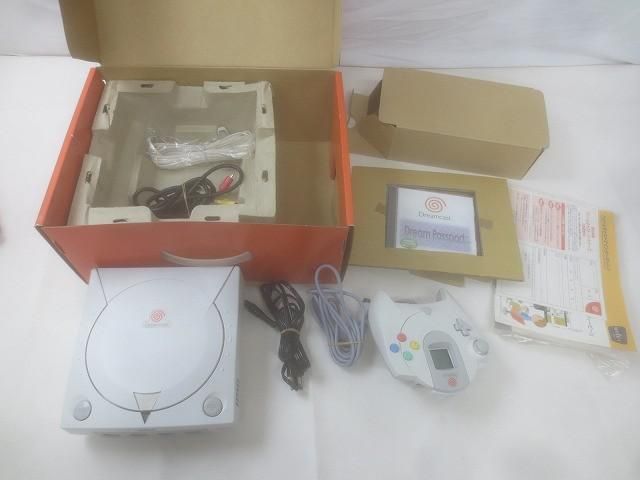ゲーム セガ ドリームキャスト HKT-3000 箱 説明書 周辺機器 付き 【まとめ売り 中古品】