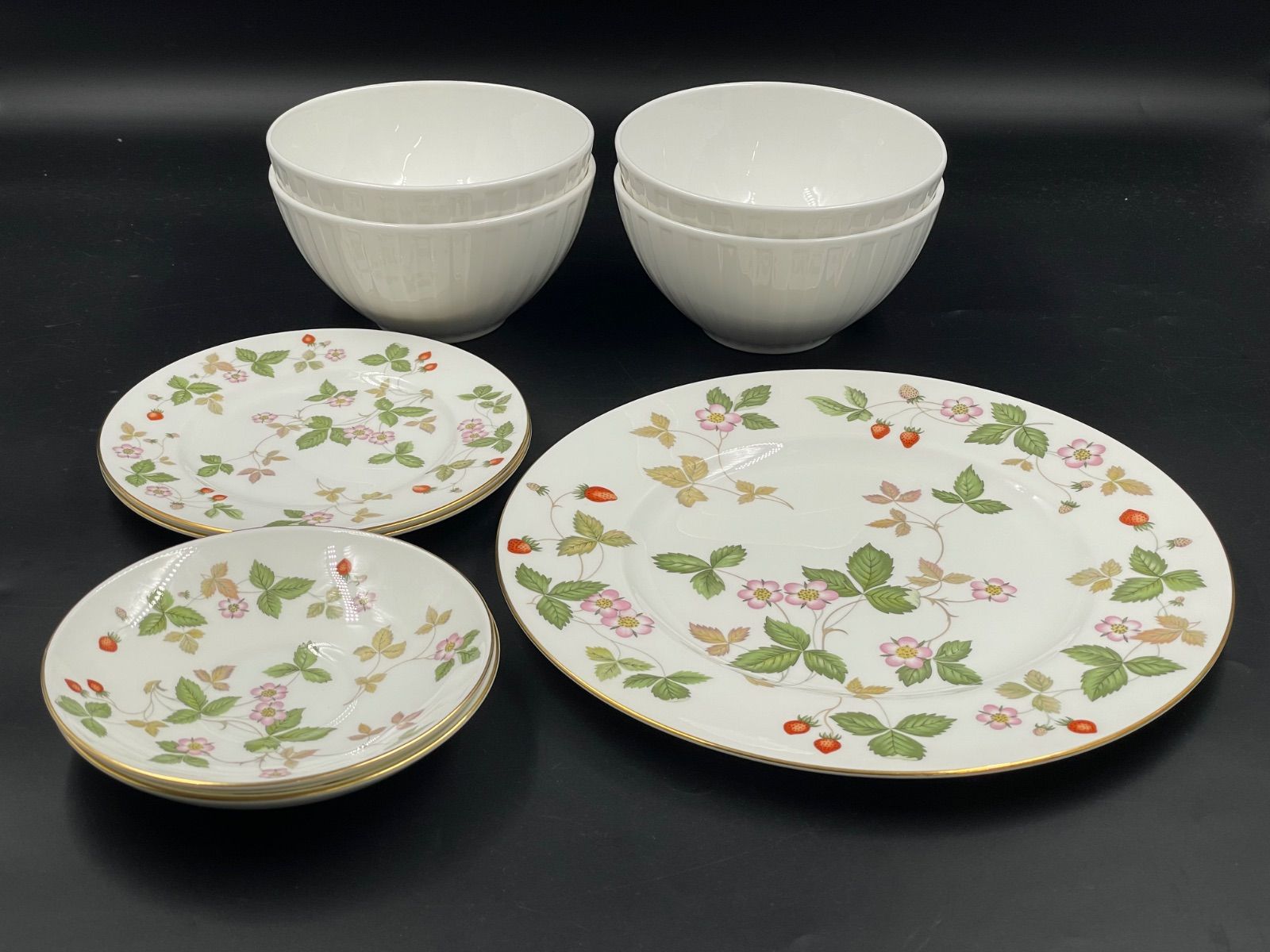 H-06019 WEDGWOOD ウェッジウッド WILDSTRAWBERRYプレート&ソーサー NIGHT AND DAY 茶碗 ボウル