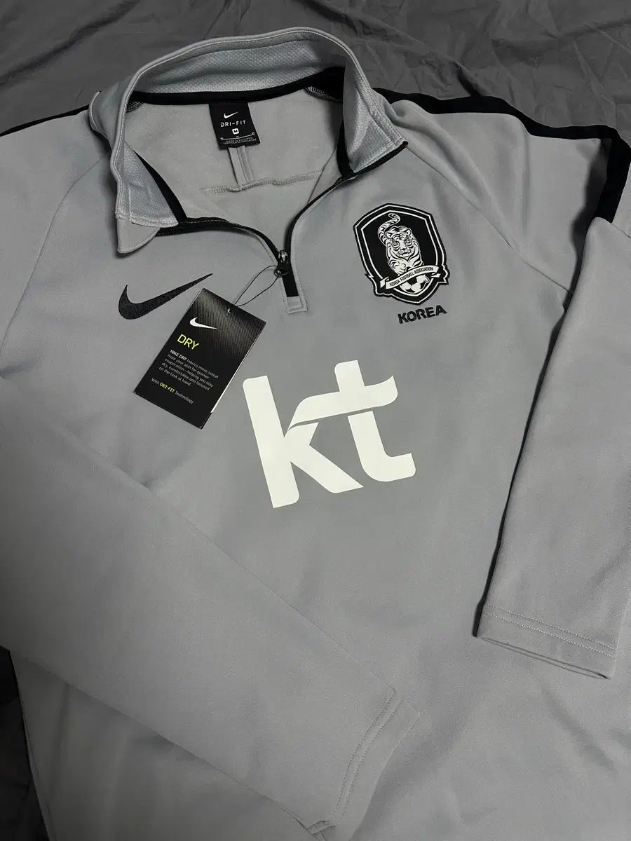 18-20 NIKE 韓国国家代表 トレーナー トップス M (新品)