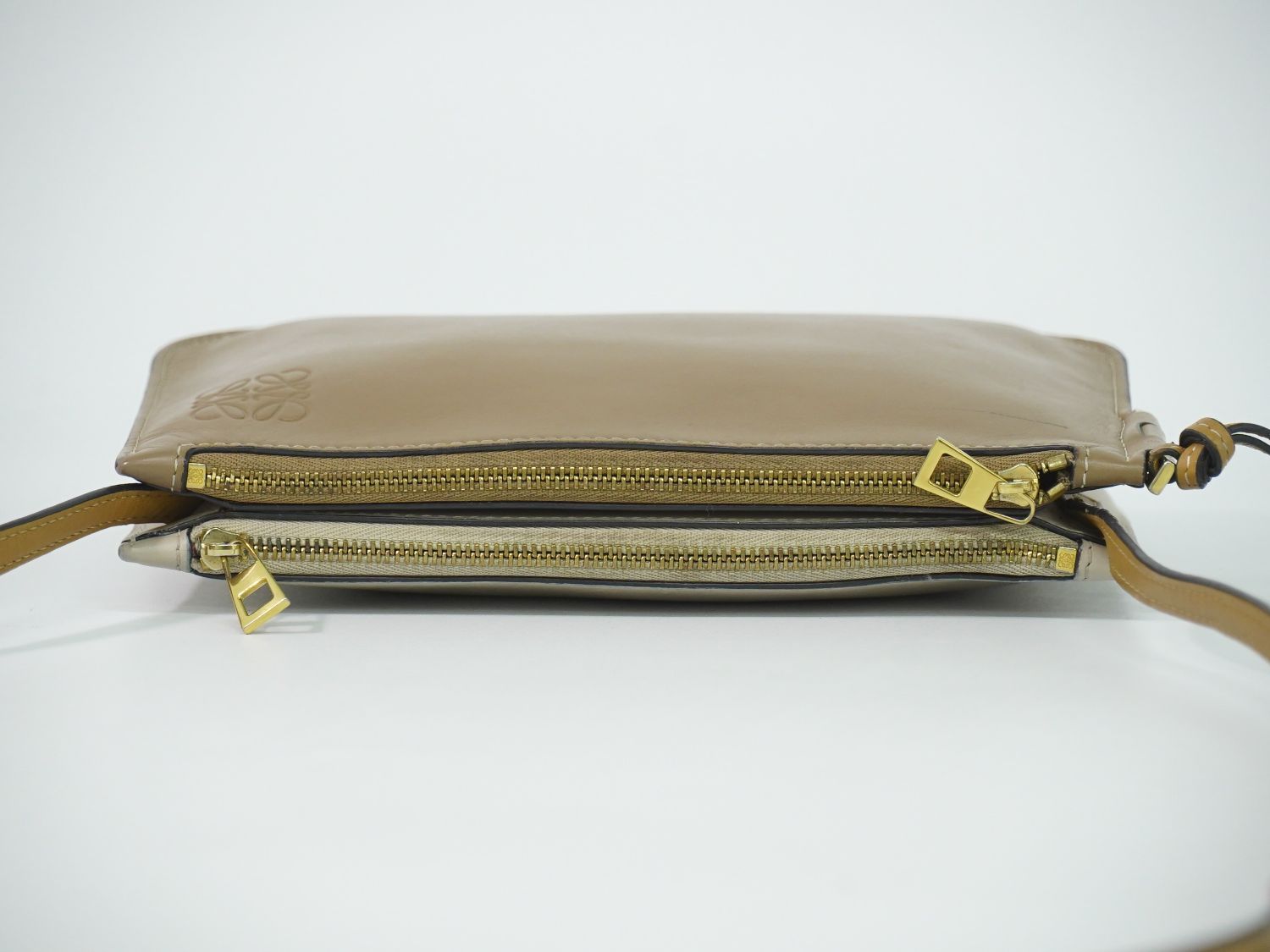 本物 ロエベ LOEWE ゲートダブルジップポーチ アナグラム ショルダー