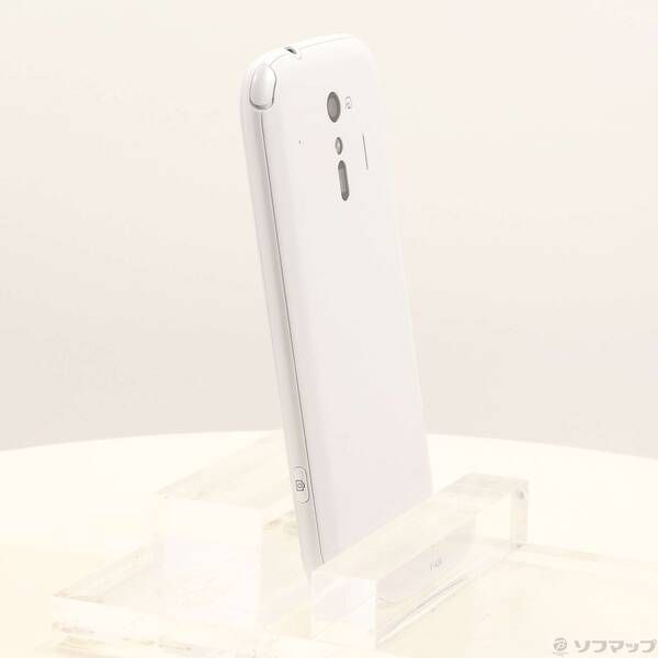 中古】らくらくスマートフォン F-42A 32GB ホワイト docomoSIMフリー