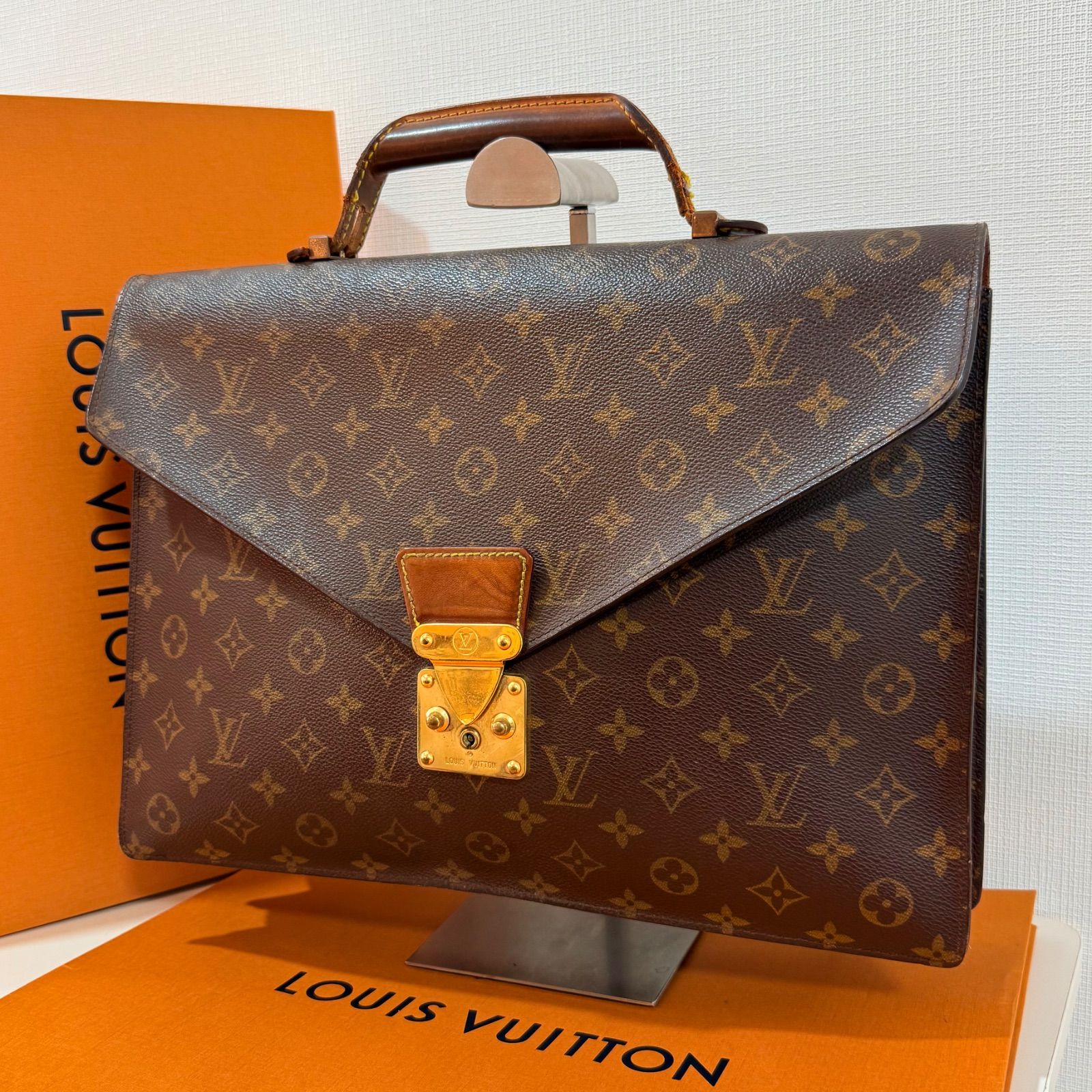 LOUIS VUITTON ルイヴィトン コンセイエ ビジネスバック モノグラム