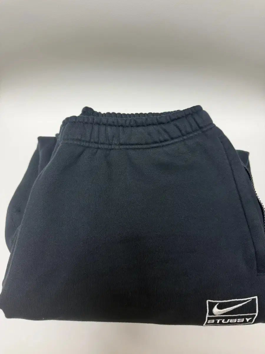 ナイキ x STUSSY ブラック トレーナー パンツ L