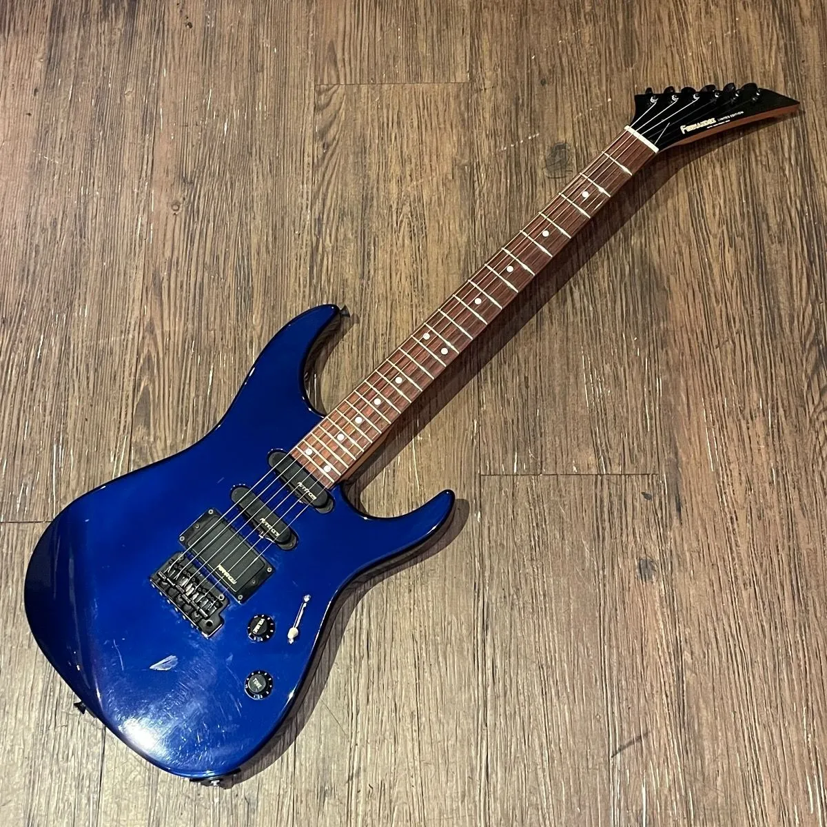 【希少カラー ブルーバーストサンバースト】フェルナンデス リミテッドエディション 2026年最新】FERNANDES カラー：ブルー系 エレキギターの人気アイテム