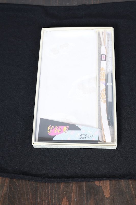 帯締め帯揚げセット　末広　新品　白　ゴールド　二枚高麗　手組み　R397
