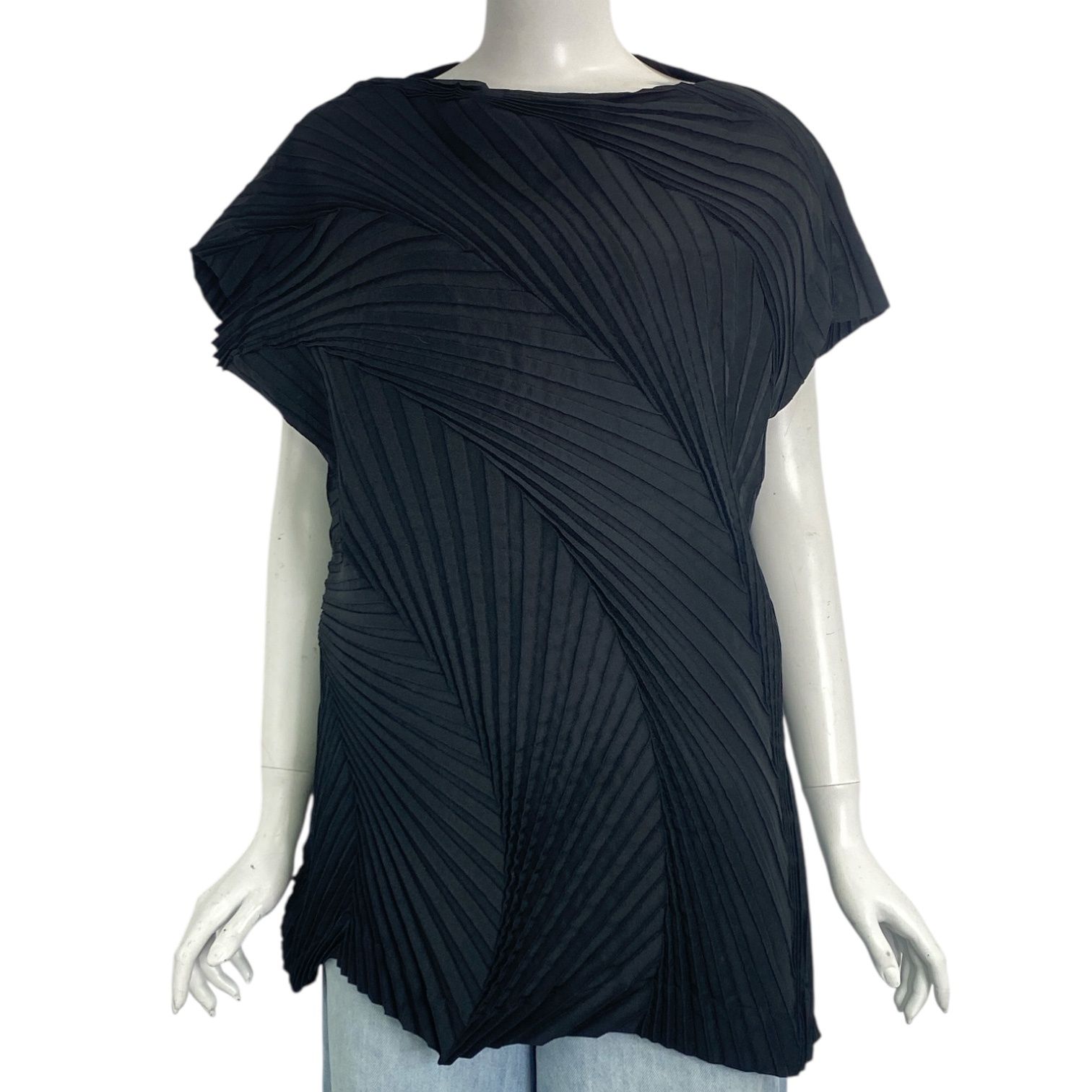新品同様 ISSEY MIYAKE イッセイミヤケ PLEATS PLEASE プリーツプリーズ トップス 立体デザイン 変形 ブラック サイズ2