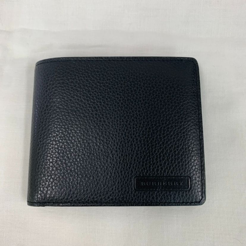【極美品】バーバリー 二つ折り財布 レザー シボ革 ブラック ロゴ