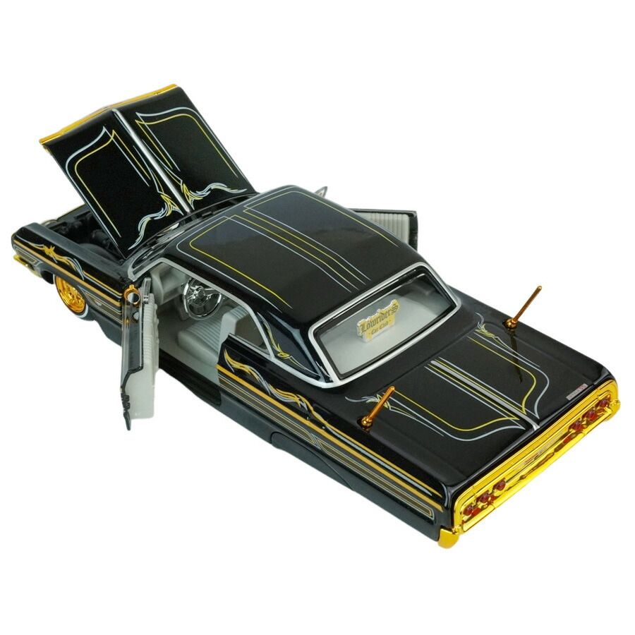 ダイキャスト 1/26 箱入り ミニカーMAISTO DESIGN 1964 CHEVROLET