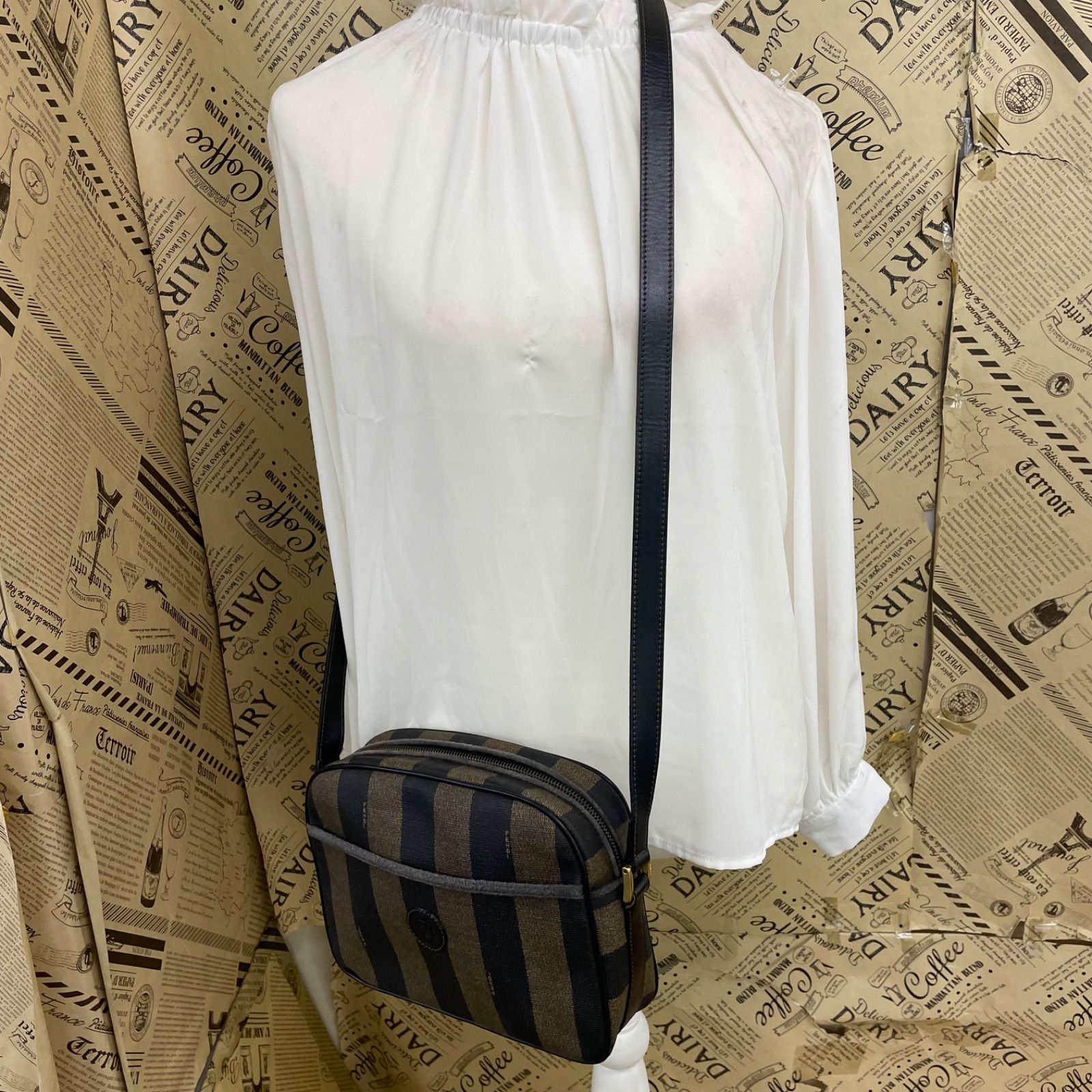 フェンディー ペカン柄 ショルダー バッグ ゴールド金具 カーキー GF249