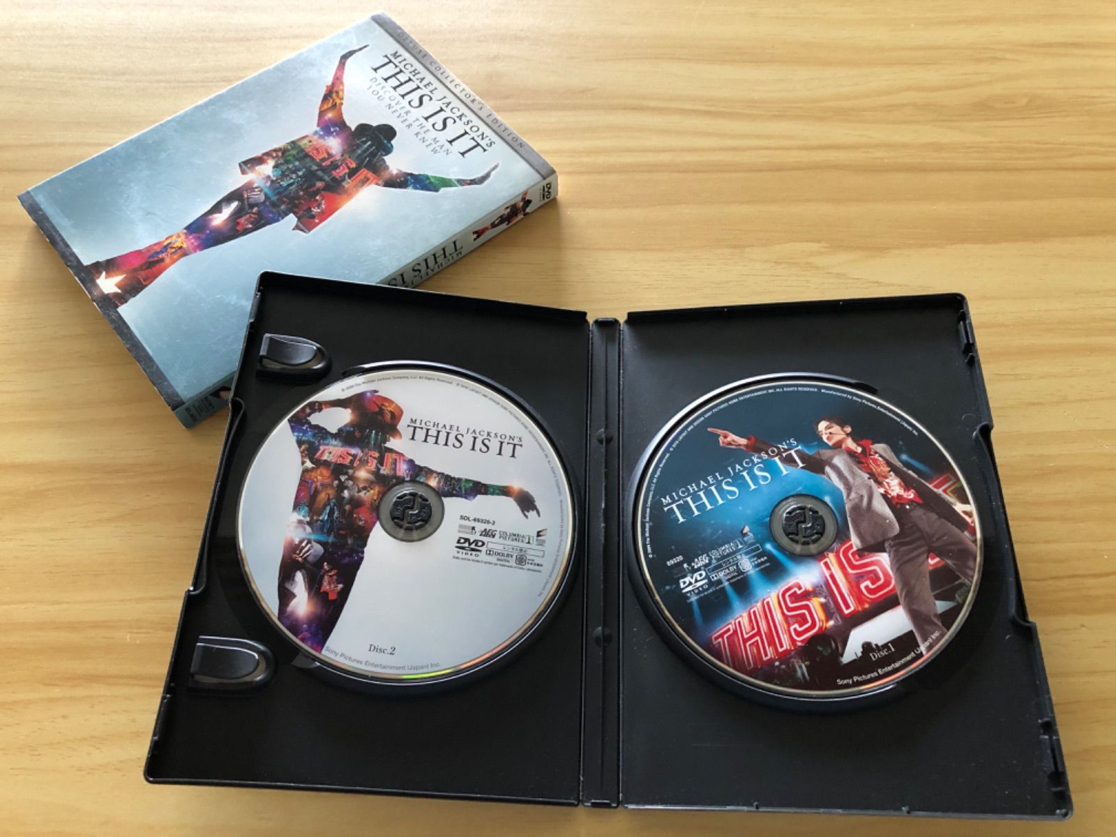 中古][DVD] マイケル・ジャクソン THIS IS IT (デラックス
