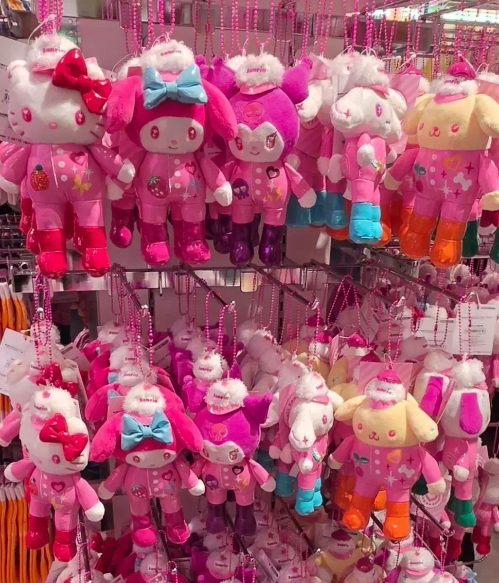 サンリオ 原宿 限定モデル 展示会 マスコット hello kitty(ハローキティ) ぬいぐるみ キーホルダー