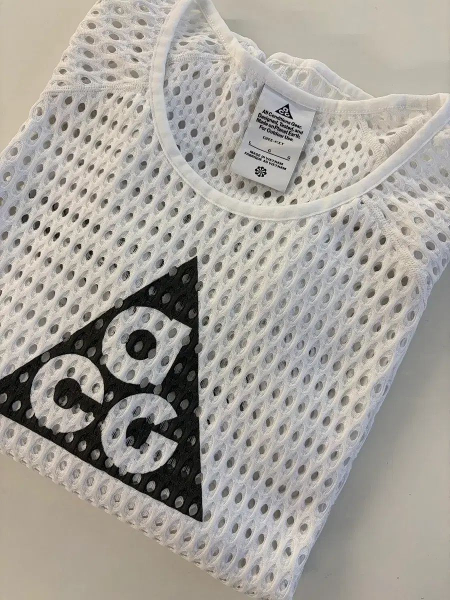 ナイキ ACG エアフロ NXT 白 シア L サイズ