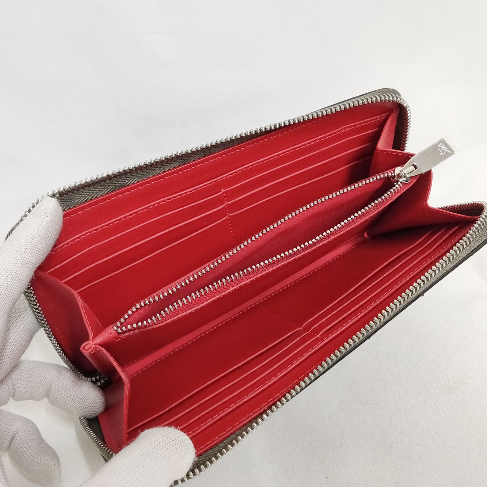 小物 [未使用品]クリスチャンルブタン 長財布