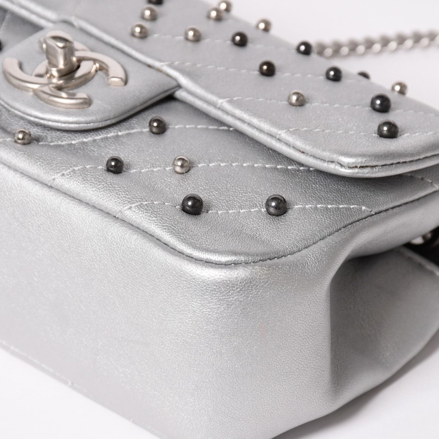 CHANEL シャネル シェブロン スタッド ウォーズ チェーンショルダー 