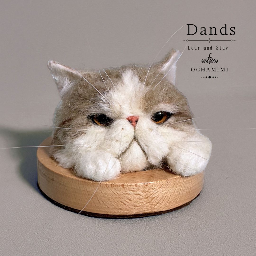 穴から覗く猫さん　エキゾチックショートヘア　猫　ねこ　ネコ　かわいい　リアル　置物　癒し　ハンドメイド