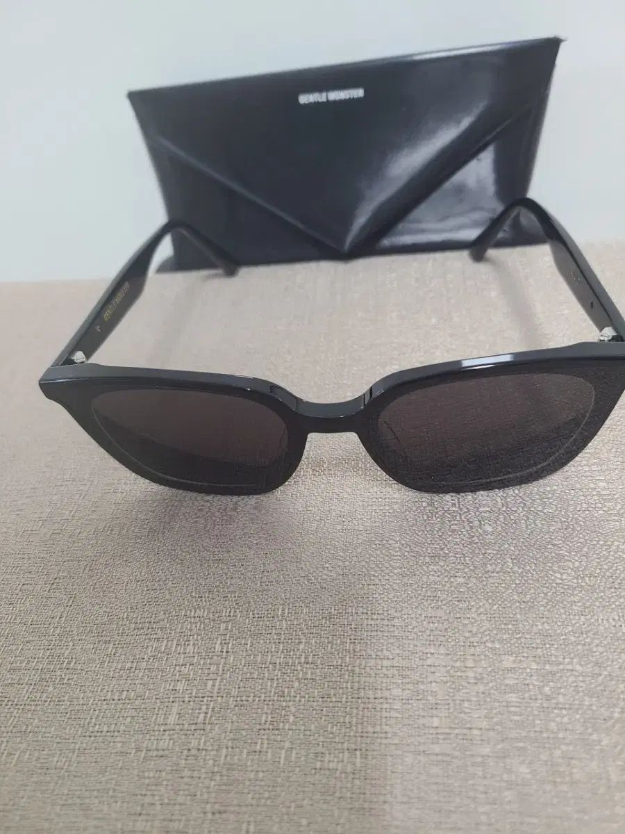 GENTLE MONSTER(ジェントルモンスター) サングラス ブラック 正規品