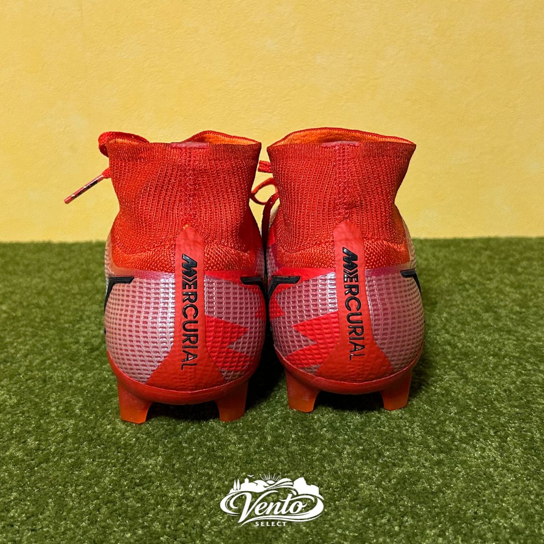 新品・未使用】NIKE ナイキ サッカースパイク マーキュリアル スーパー