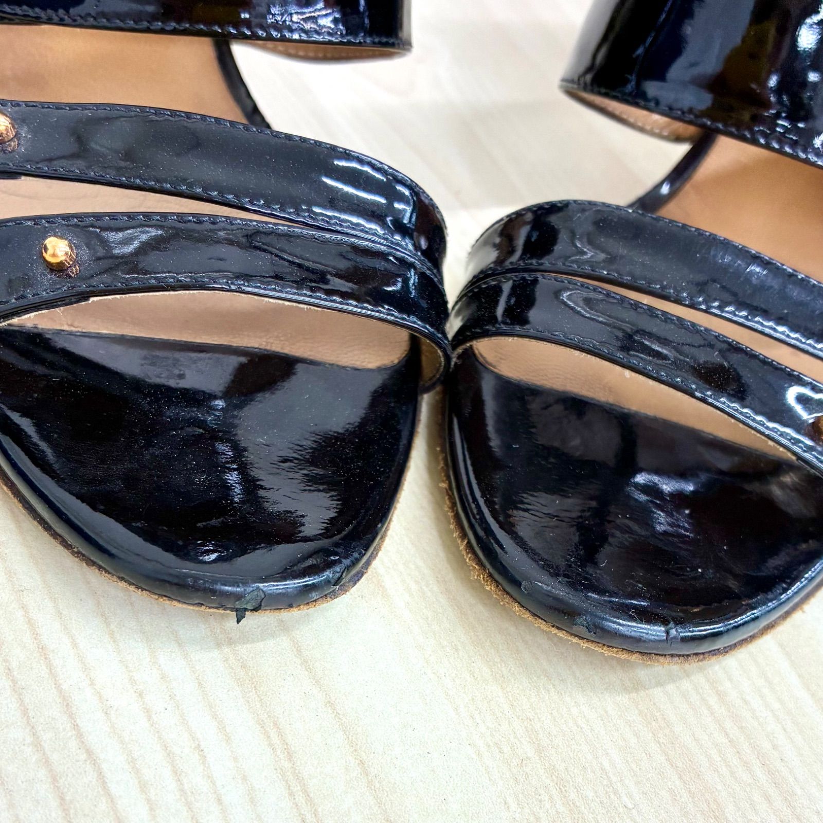 エルメスHERMES】エナメルサンダル 37 ブラック×ゴールド×ベージュ