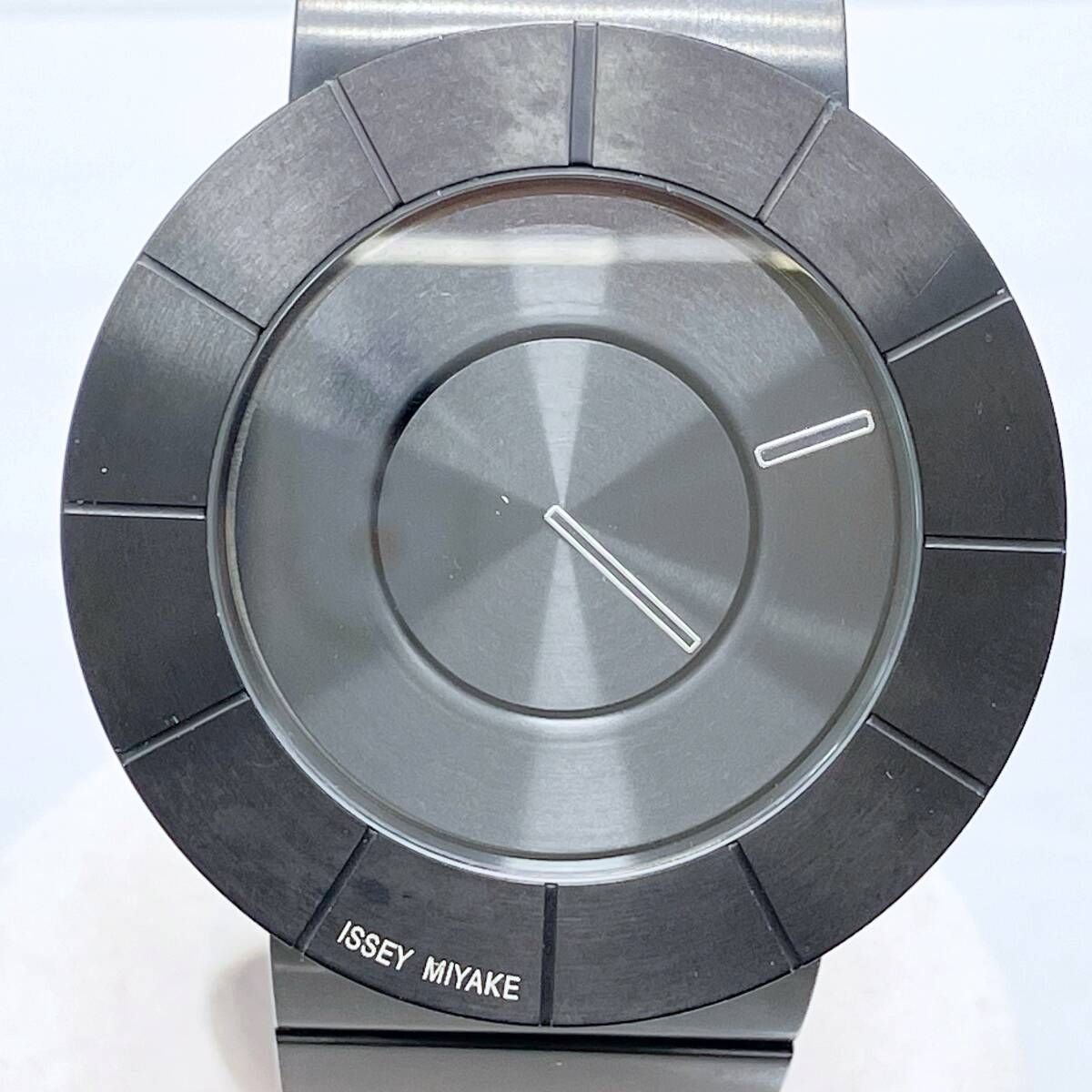 ISSEI MIYAKE イッセイミヤケ 吉岡徳二 J20-0010／430*** 腕時計 クォーツ