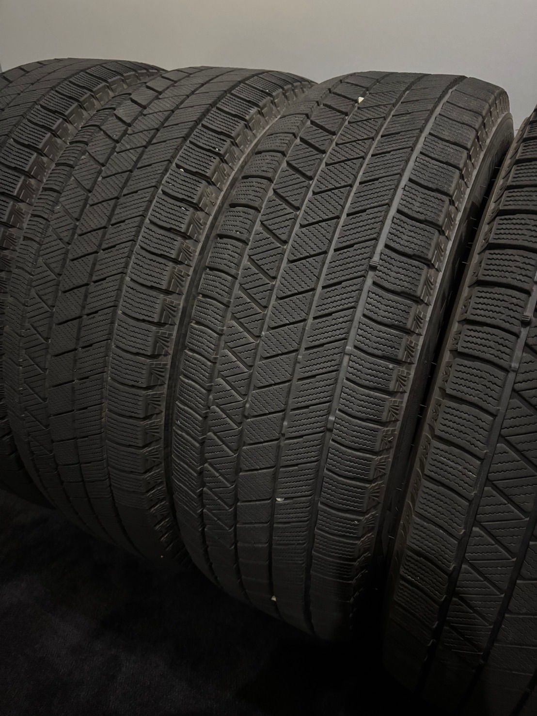 ★225/65R17 BRIDGESTONE/VRX3 25年製 スタッドレス 4本 ブリヂストン ブリザック 40 アルファード ヴェルファイア ハリアー (南7-M501)
