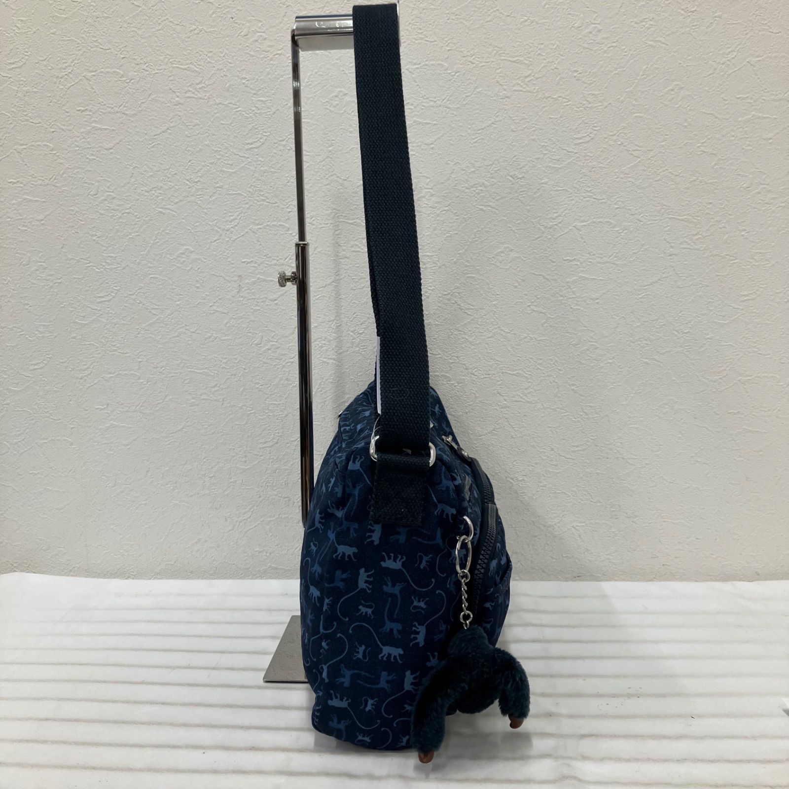 4565 Kipling キプリング ショルダーバッグ ネイビー 紺 モンキー柄 