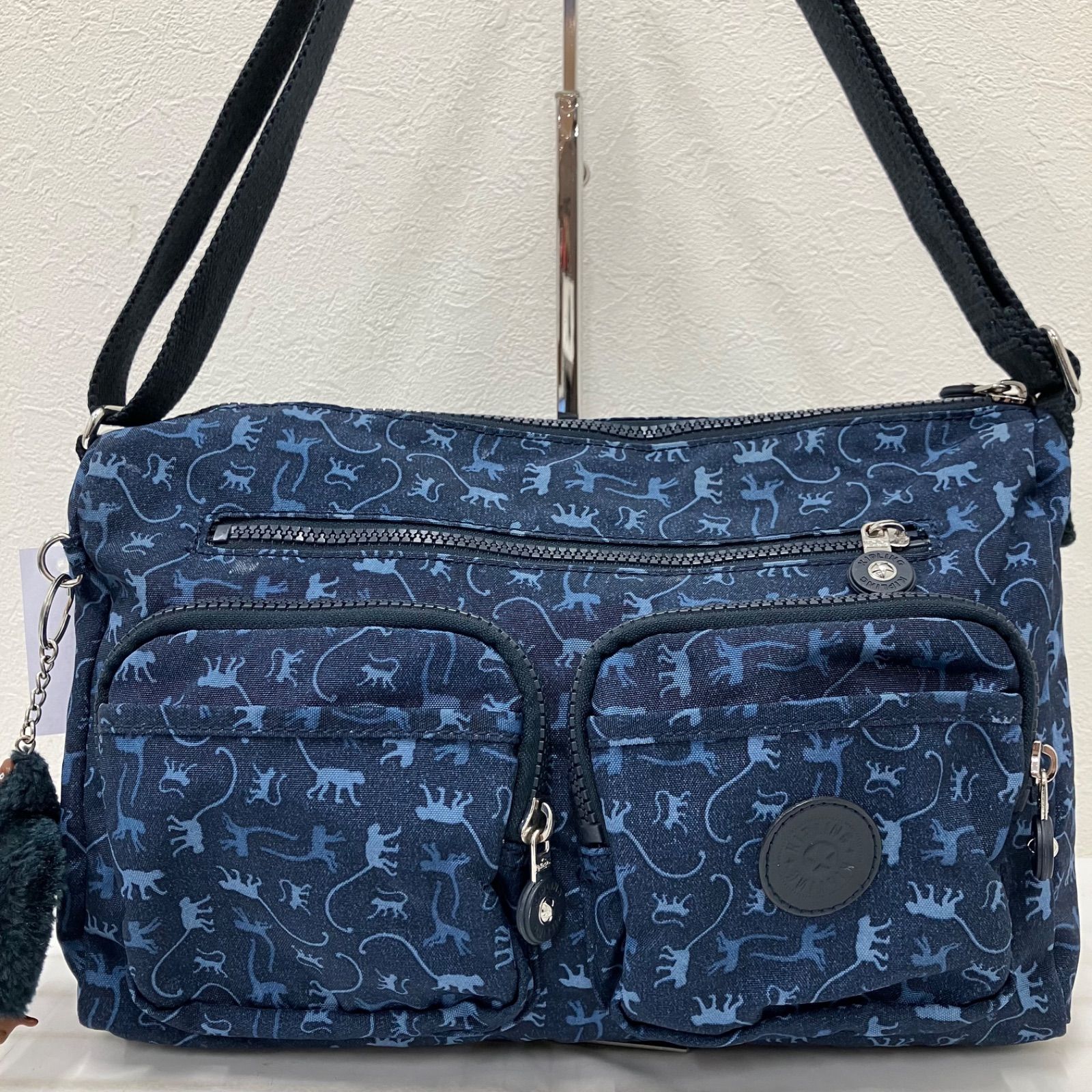 4565 Kipling キプリング ショルダーバッグ ネイビー 紺 モンキー柄 
