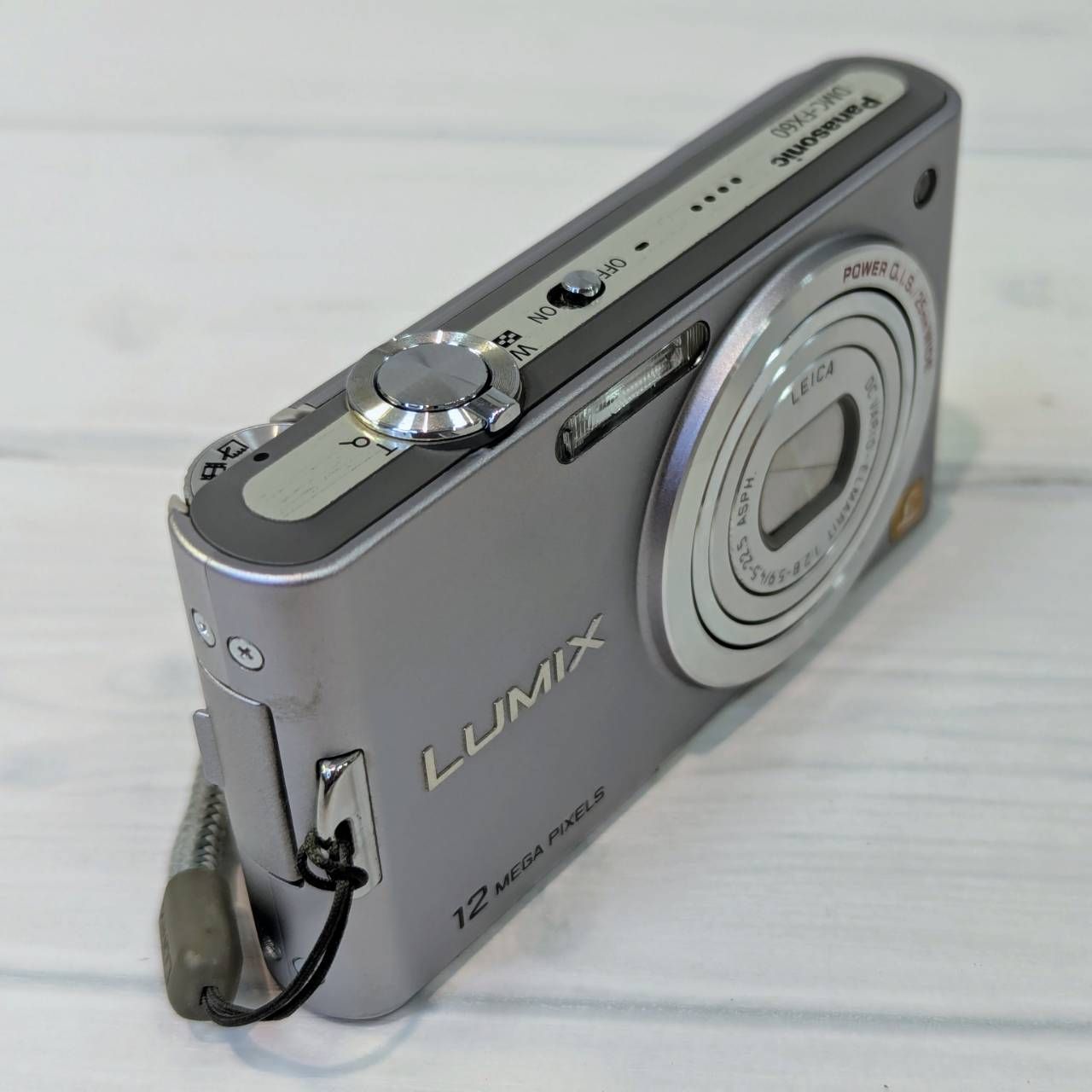 塩】Panasonic LUMIX / パナソニック ルミックス 2009年 12MP オールド