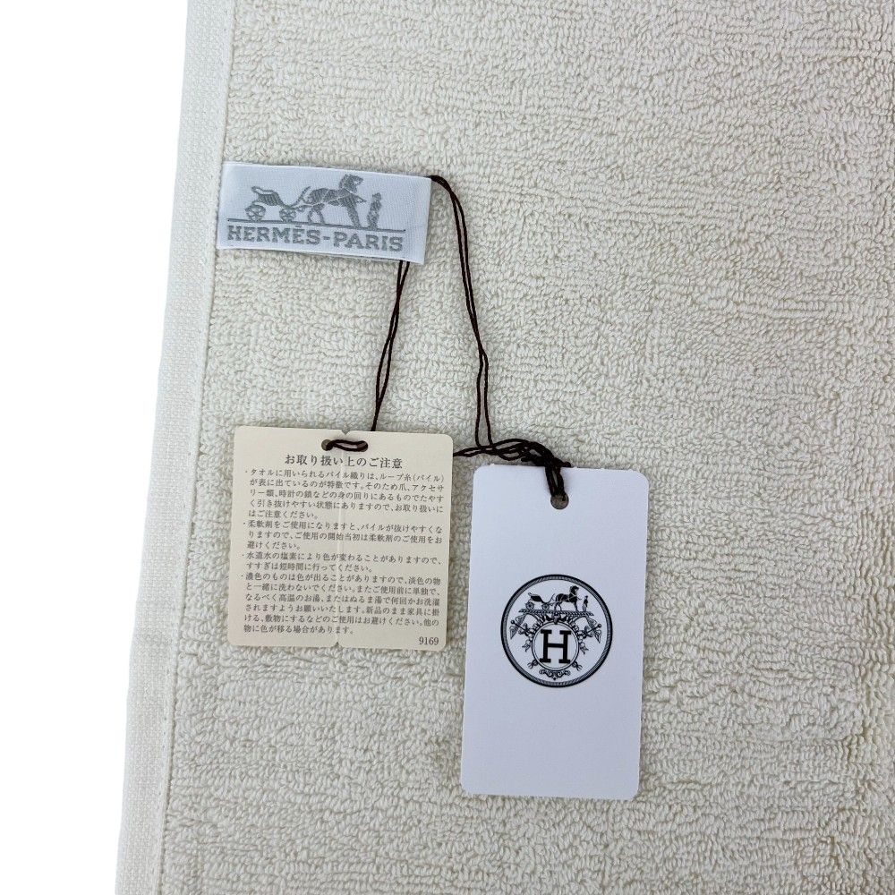 みー新品未使用　HERMES ハンドタオル＆ハンカチ エルメス □未使用□ カレタオル ステアーズ ハンドタオル ハンカチ