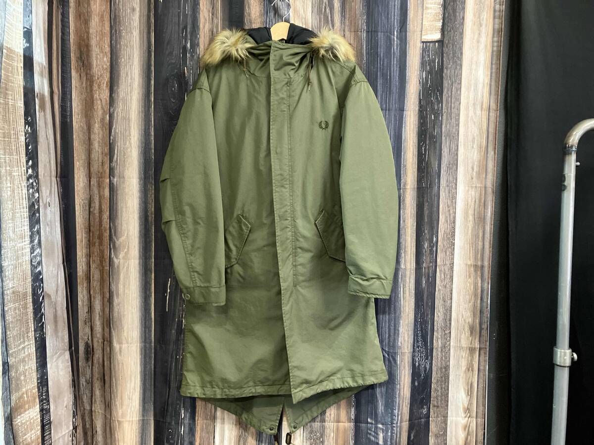 FRED PERRY フレッドペリー ダウンジャケット ダウンコート アウター F2607 サイズXS カラーオリーブ