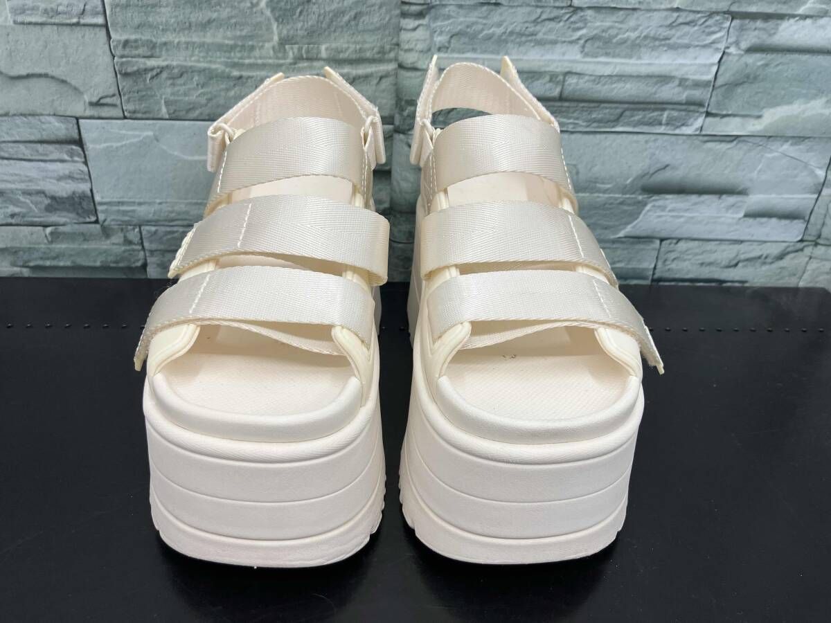 UGG／サンダル／GOLDENRISE 1167431 ／ホワイト／25cm／夏
