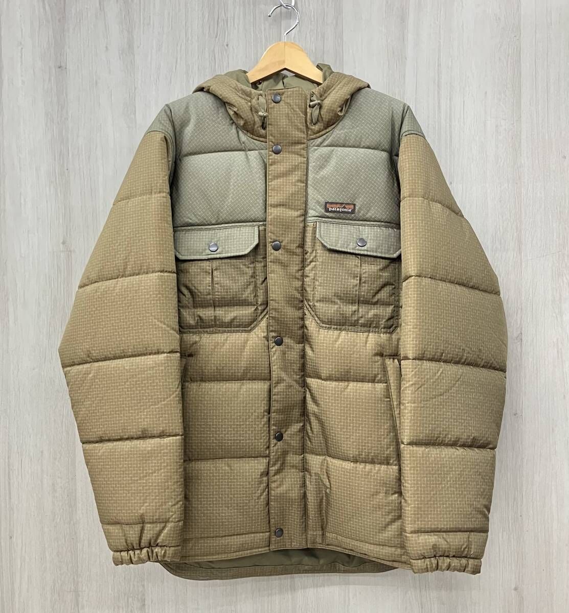 patagonia/パタゴニア/マウンテンパーカー/27431FA25/カーキ/Lサイズ