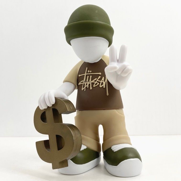 STUSSY × MEDICOM TOY
