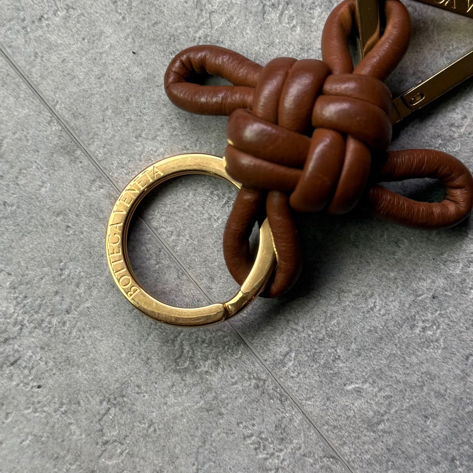 BOTTEGA VENETA ボッテガヴェネタ トライアングルキーリング ナッパ
