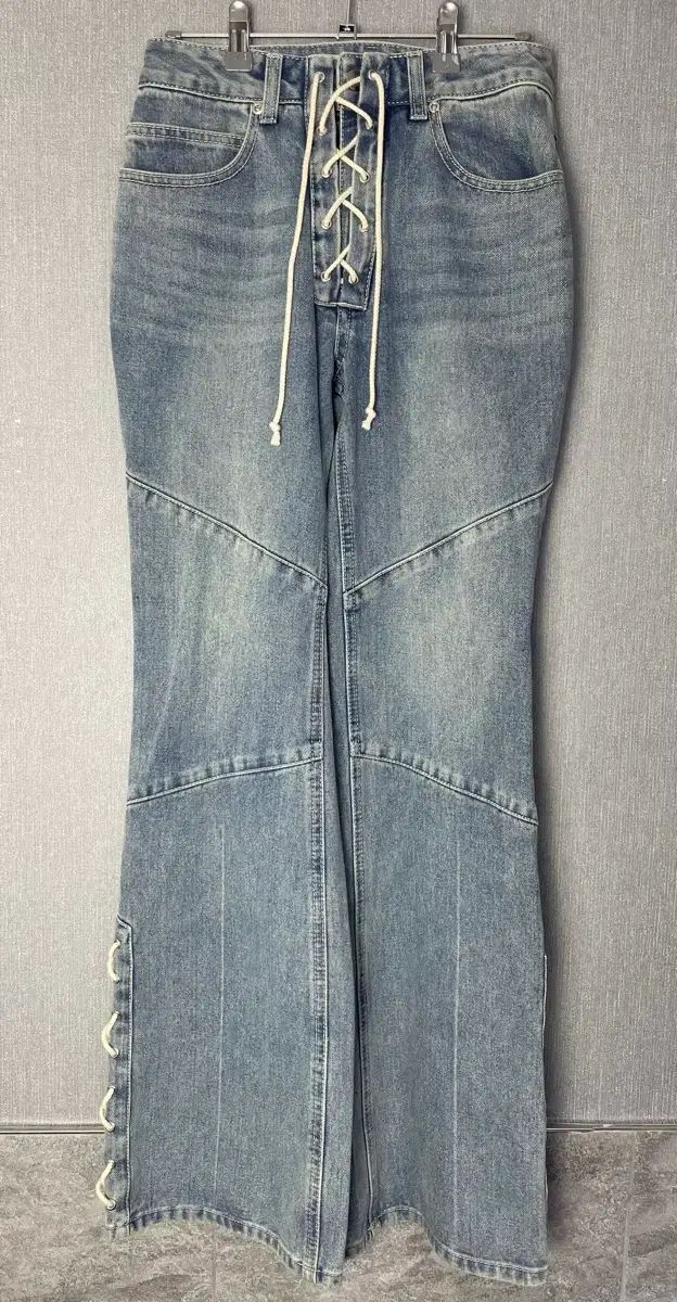 XS インサイレンス レースアップ ブーツカット デニム パンツ